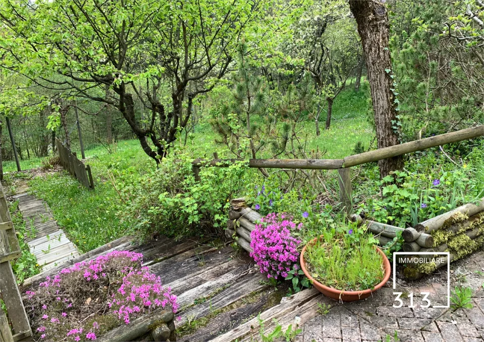 Calalzo di Cadore Casa singola su più piani con giardino privato – Foto 15 di 24