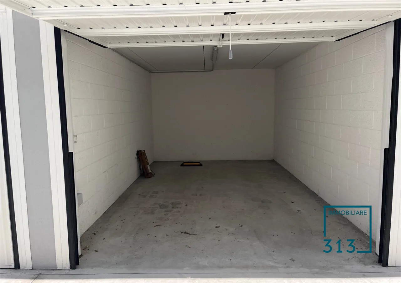 Favaro Veneto Garage di ampie dimensioni – Foto 1 di 3