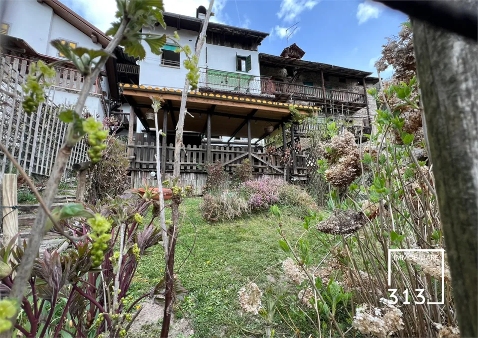 Calalzo di Cadore Casa singola su più piani con giardino privato – Foto 4 di 24