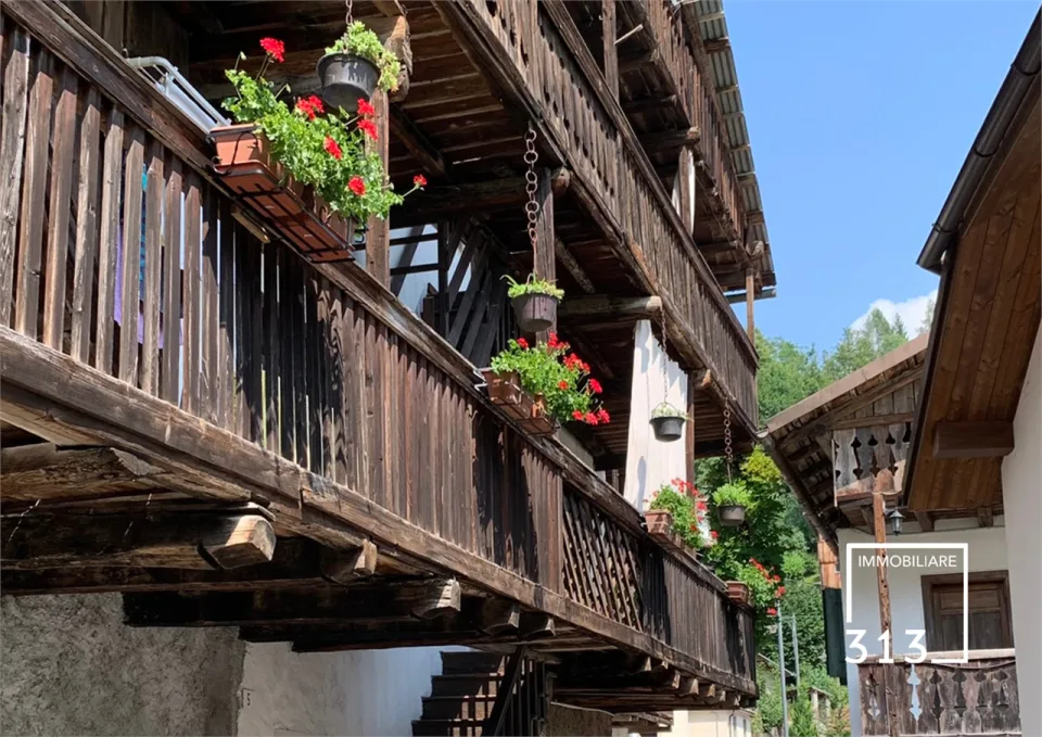 Calalzo di Cadore Casa singola su più piani con giardino privato – Foto 20 di 24