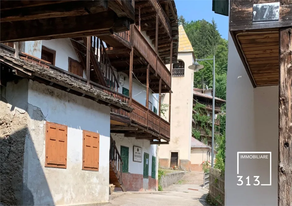 Calalzo di Cadore Casa singola su più piani con giardino privato – Foto 21 di 24