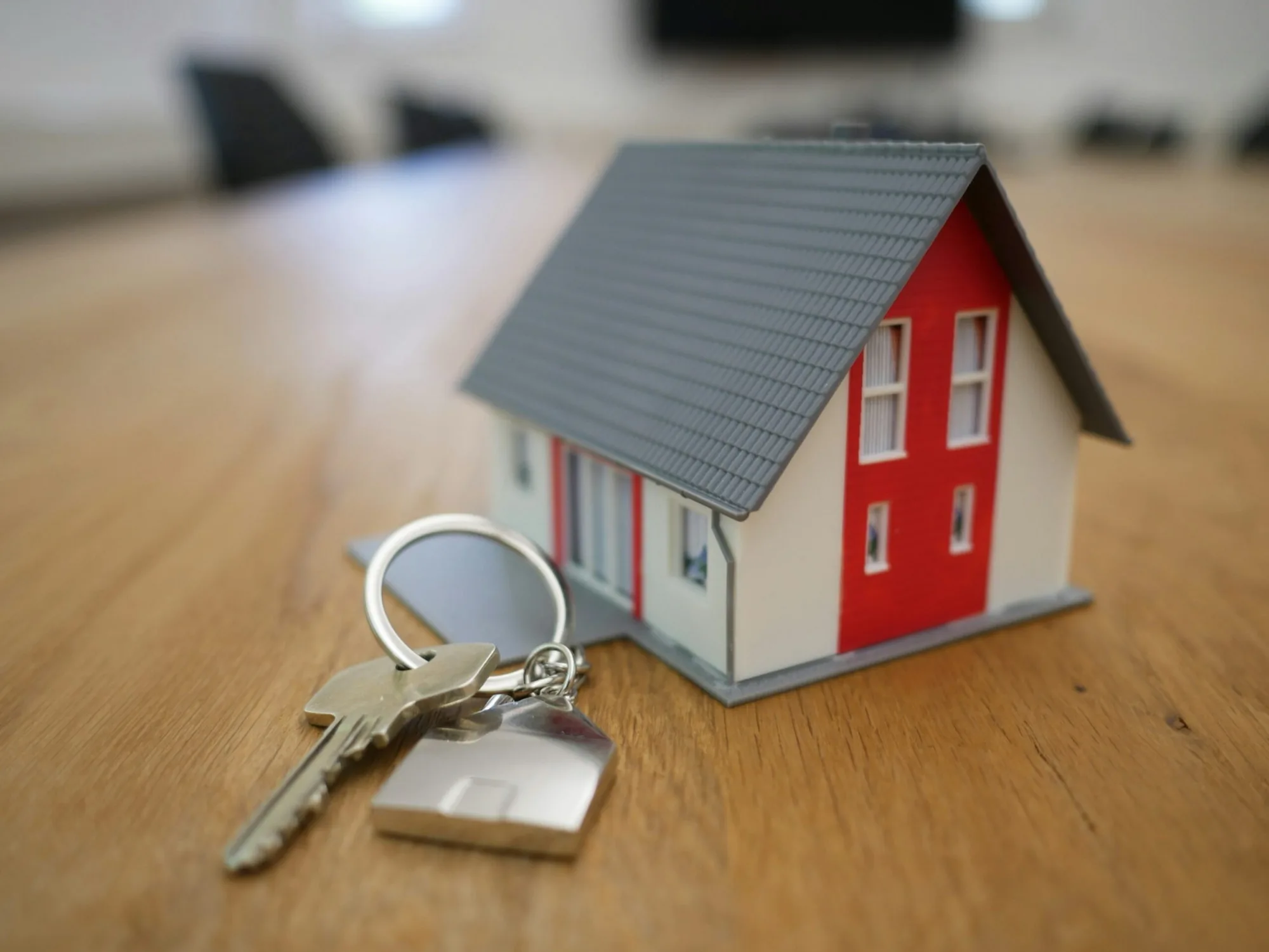 Leggi l'articolo per scoprire come le spese notarili e di agenzia immobiliare per l'acquisto della casa possono essere detratte!