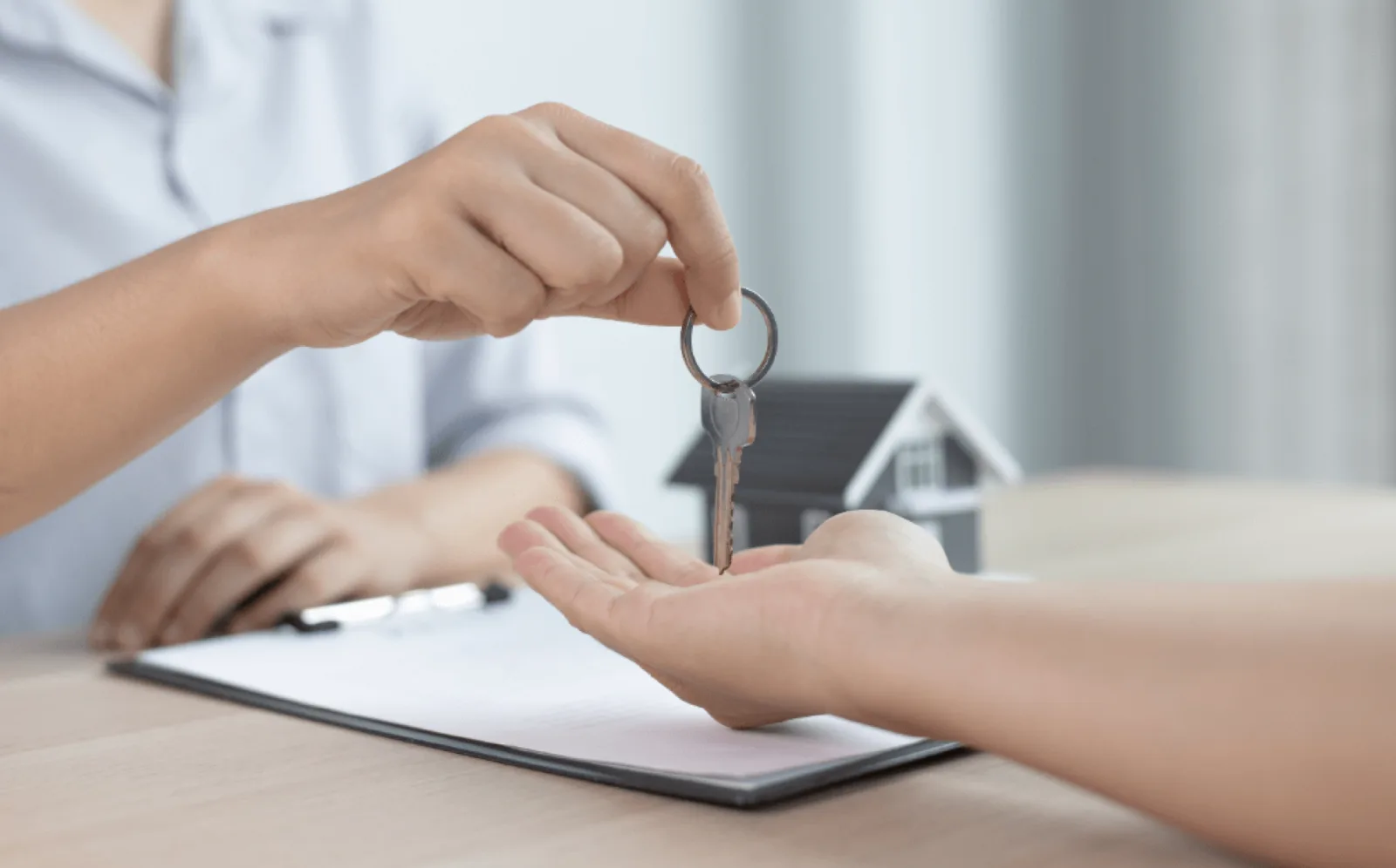 Locazione di un immobile: tutti i motivi per cui dovresti affidarti a un’agenzia immobiliare